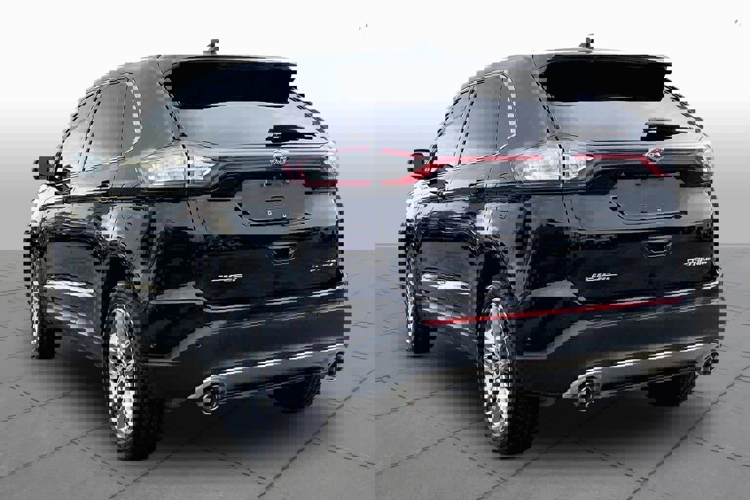 Used 2017 Ford Edge Titanium w/ Equipment Group 302A image 11