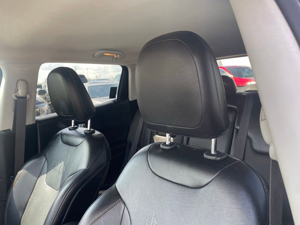 Used 2020 Jeep Compass Limited AWD/4WD image 21