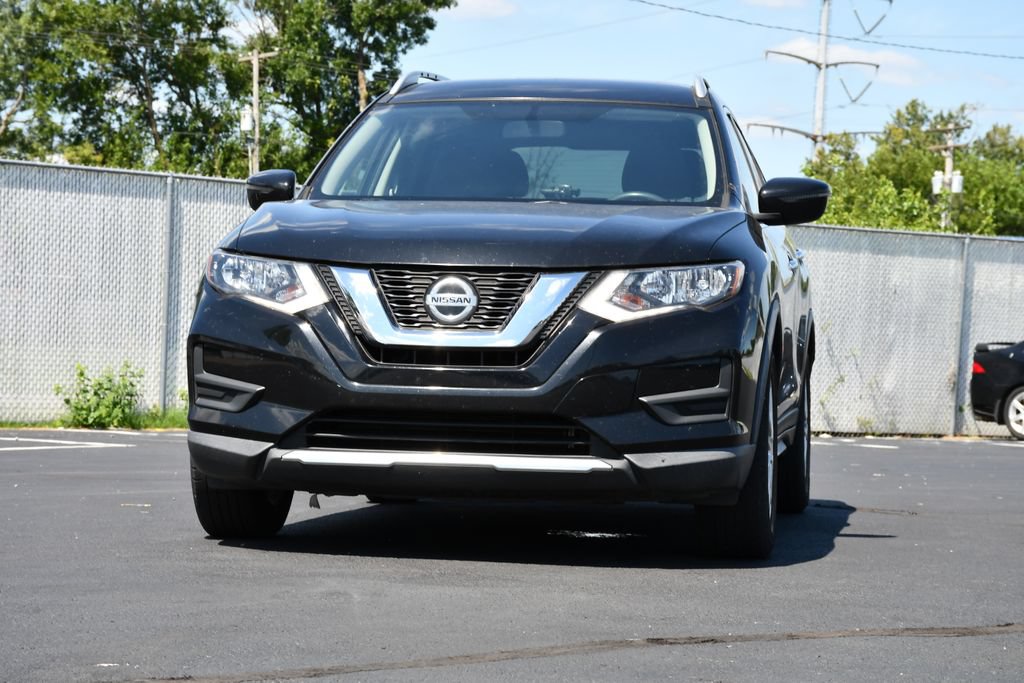 Used 2018 Nissan Rogue SV FWD image 2