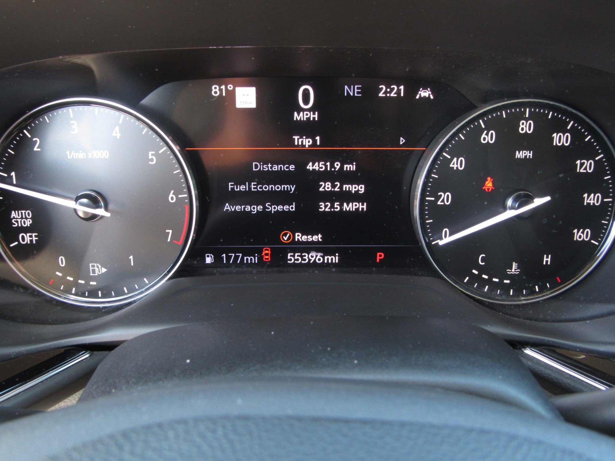 Used 2022 Buick Envision Avenir w/ Technology Package II image 28