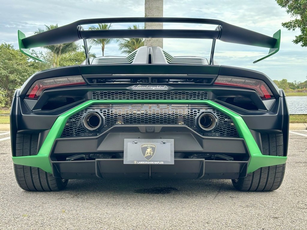 Used 2022 Lamborghini Huracan STO image 7