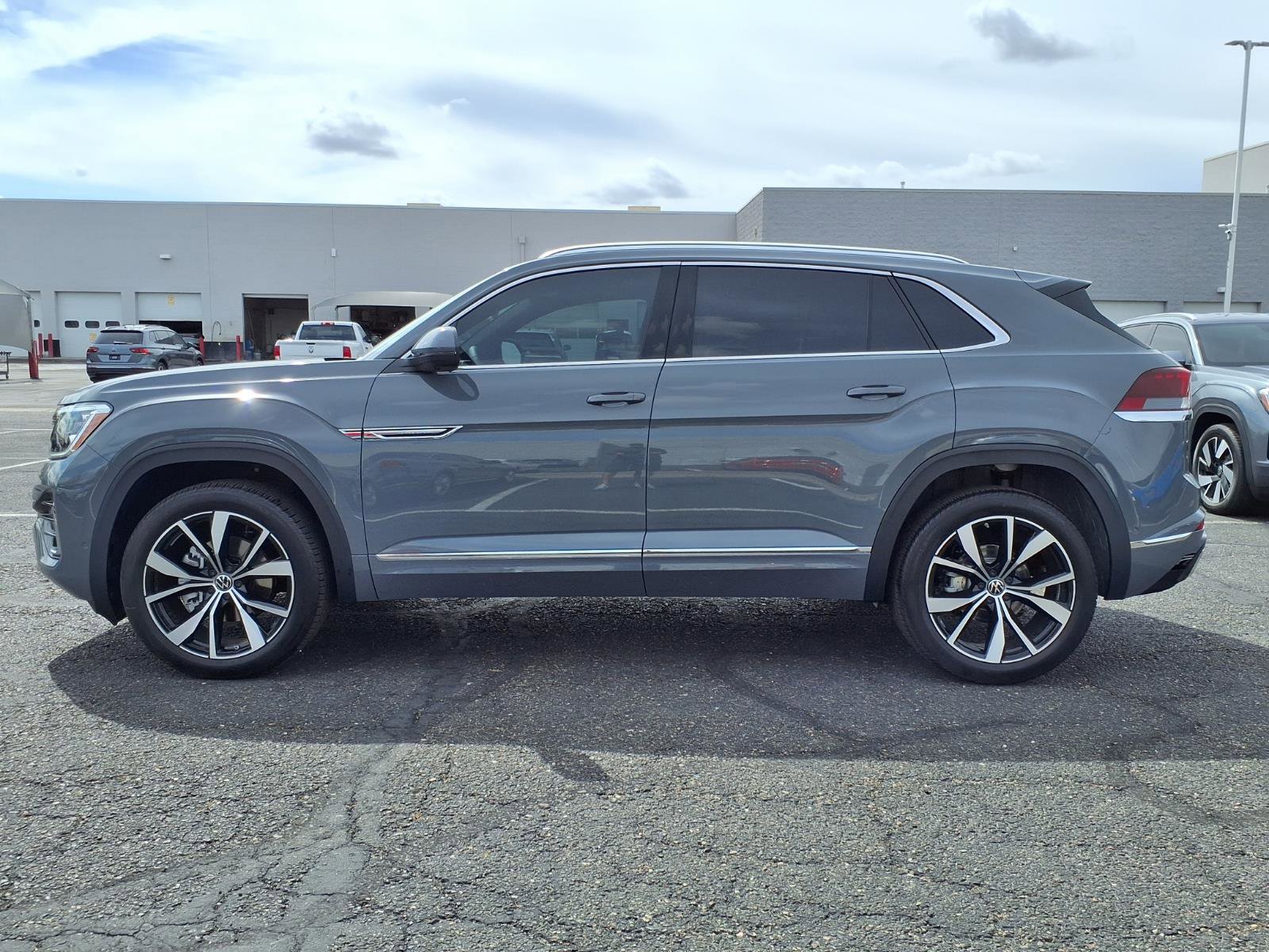 New 2026 Volkswagen Atlas Cross Sport SEL Premium R-Line AWD/4WD image 2