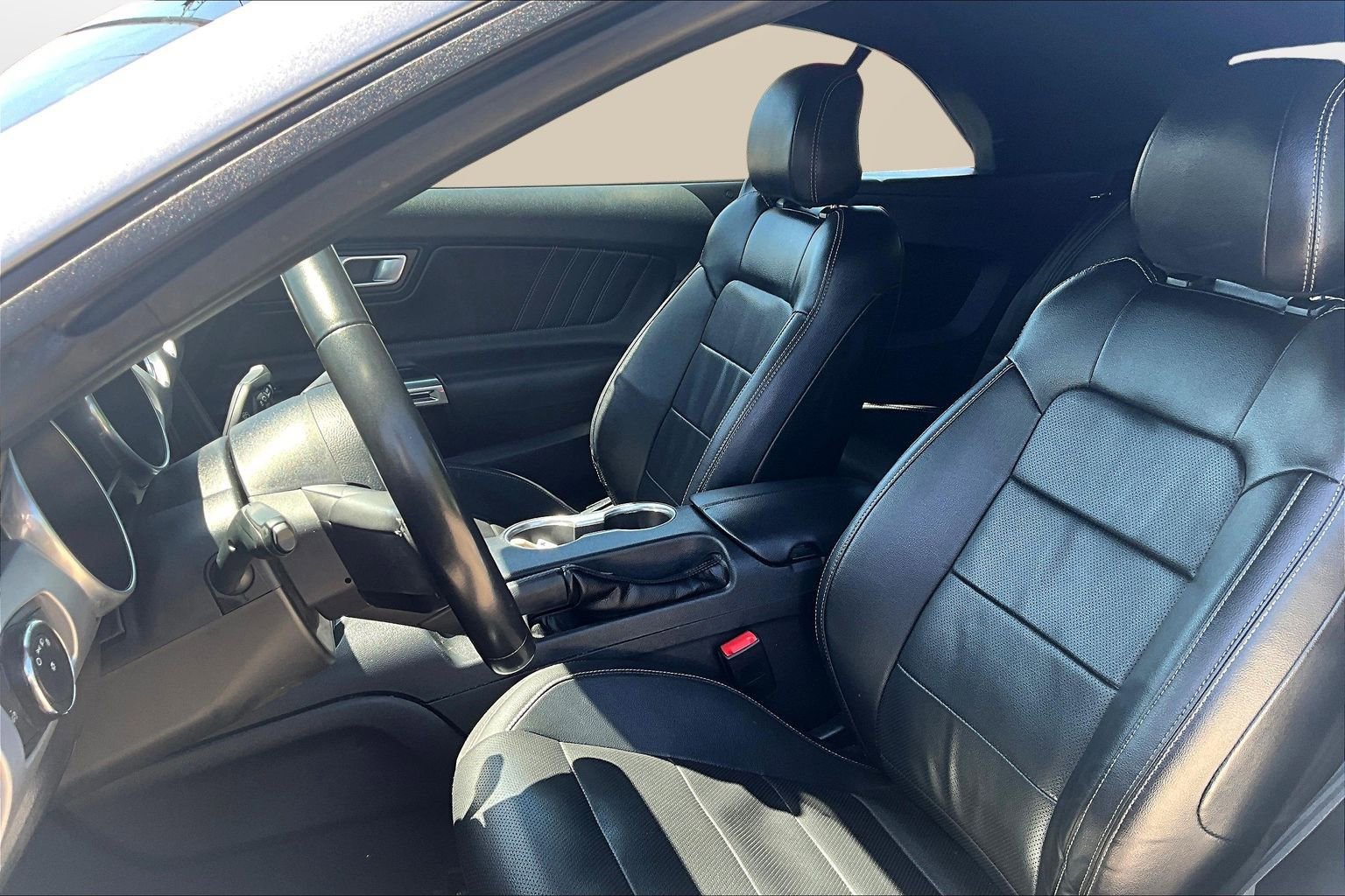 Used 2022 Ford Mustang Premium image 16