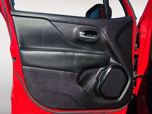 Used 2018 Jeep Renegade Altitude image 16