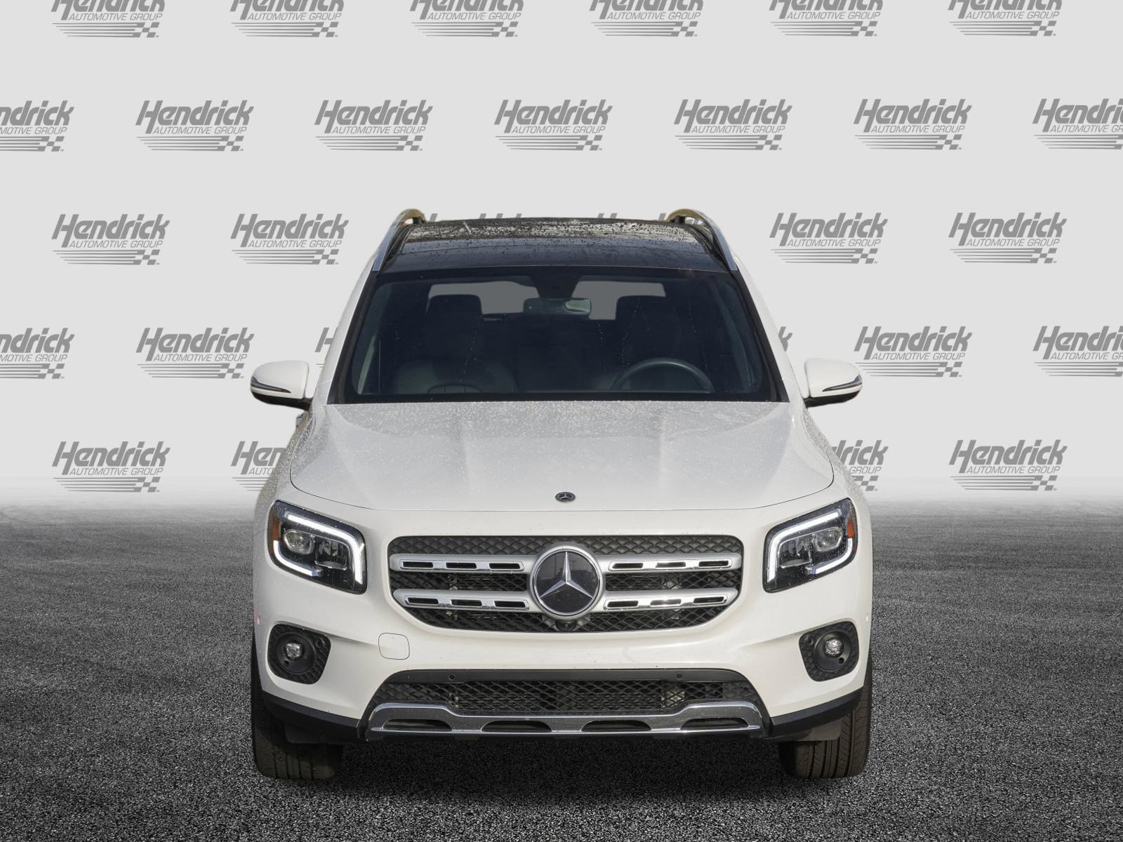 Used 2022 Mercedes-Benz GLB 250 4MATIC image 3