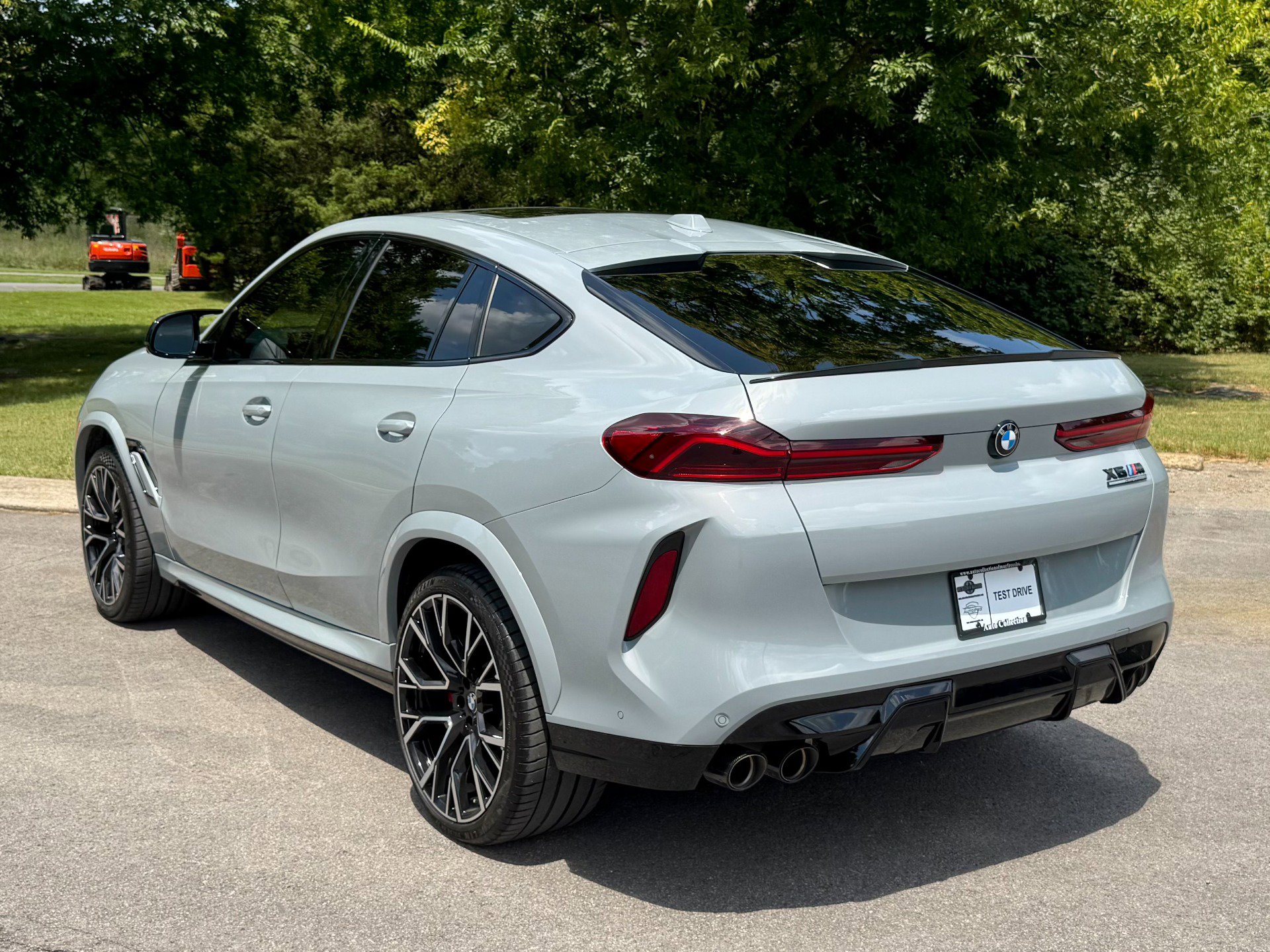 Used 2024 BMW X6 M Competition w/ Executive Package image 4