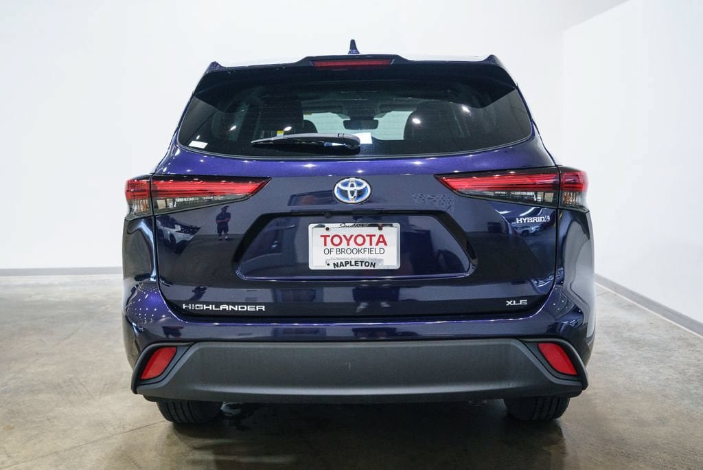 Used 2023 Toyota Highlander XLE AWD/4WD image 8