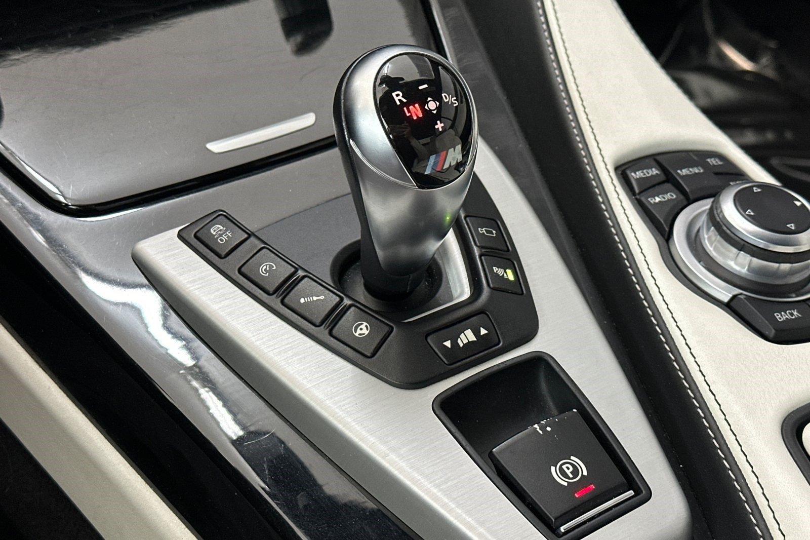 Used 2013 BMW M6 Convertible RWD image 16