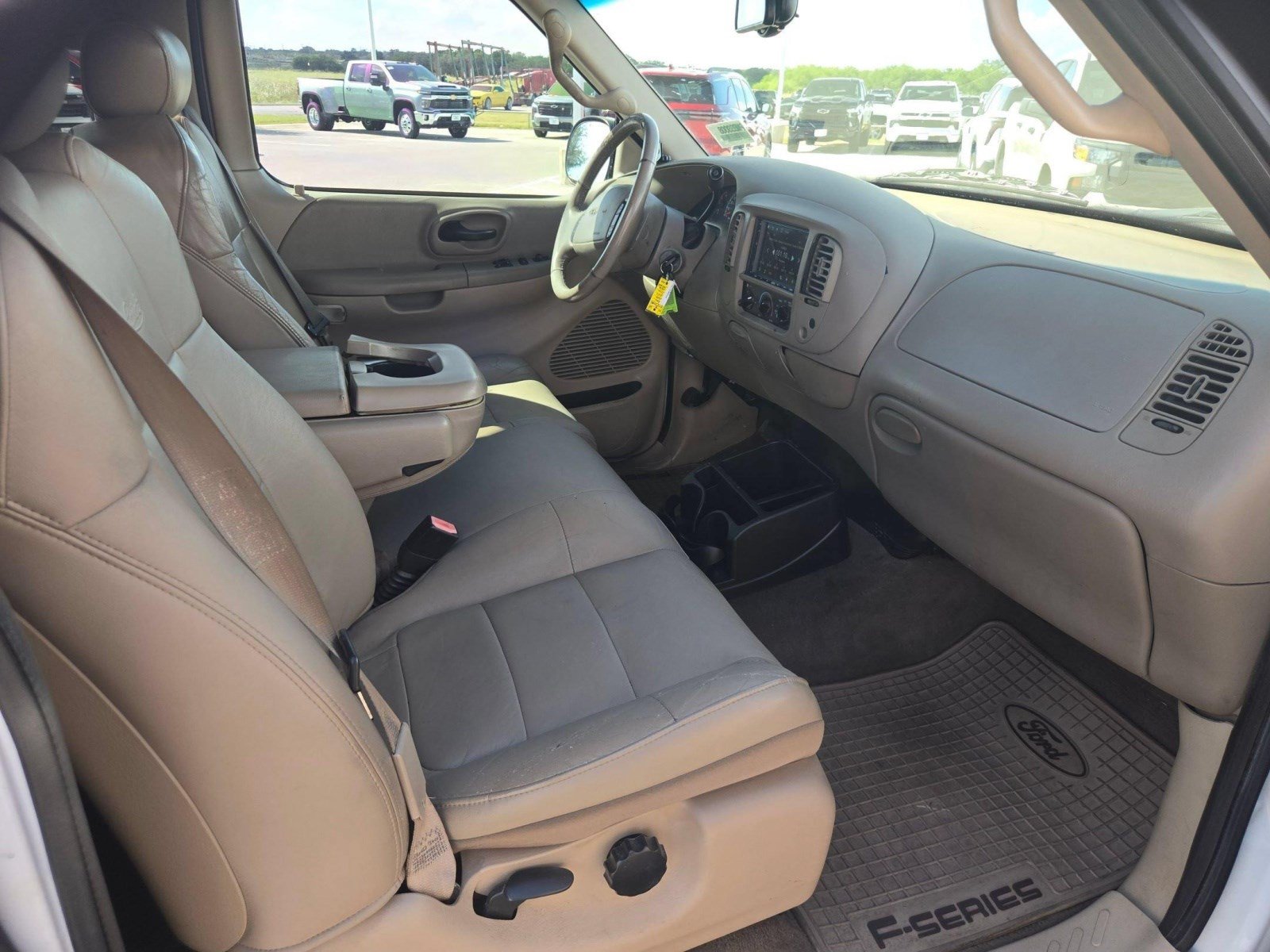Used 2001 Ford F150 Lariat RWD image 19