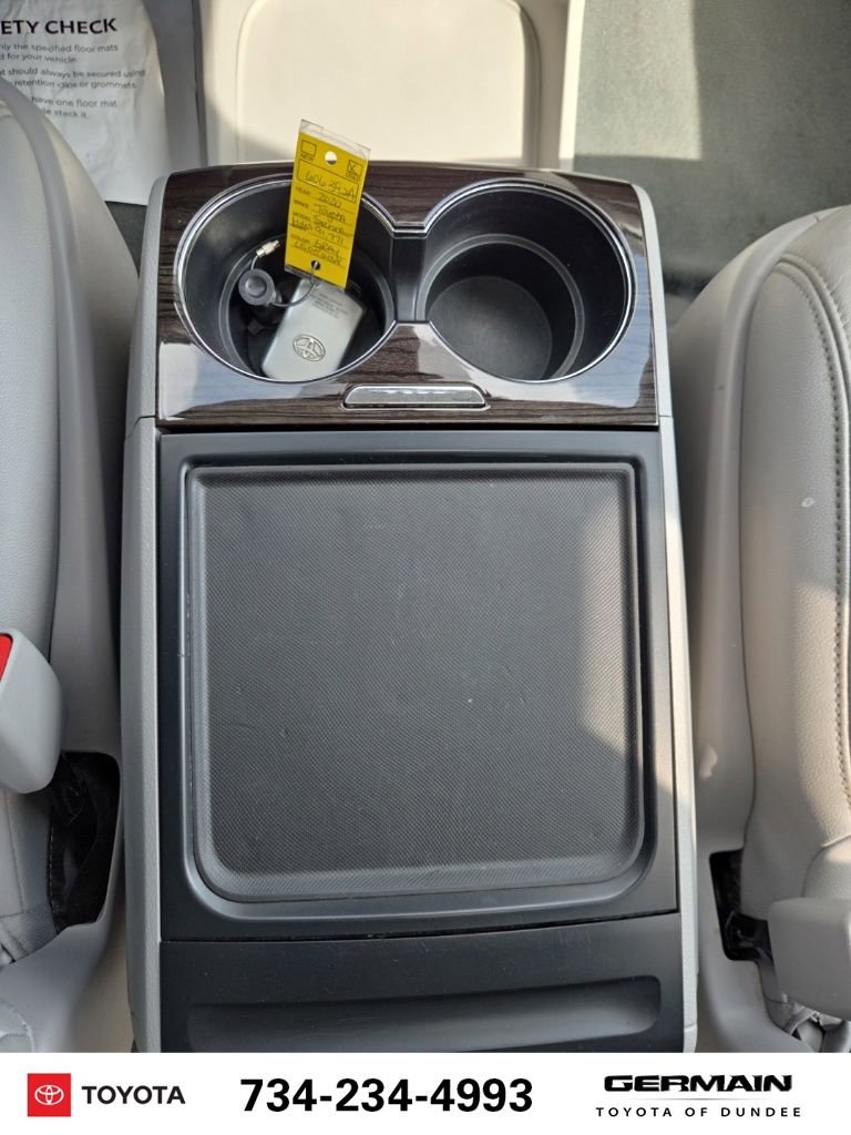 Used 2020 Toyota Sienna XLE FWD image 27