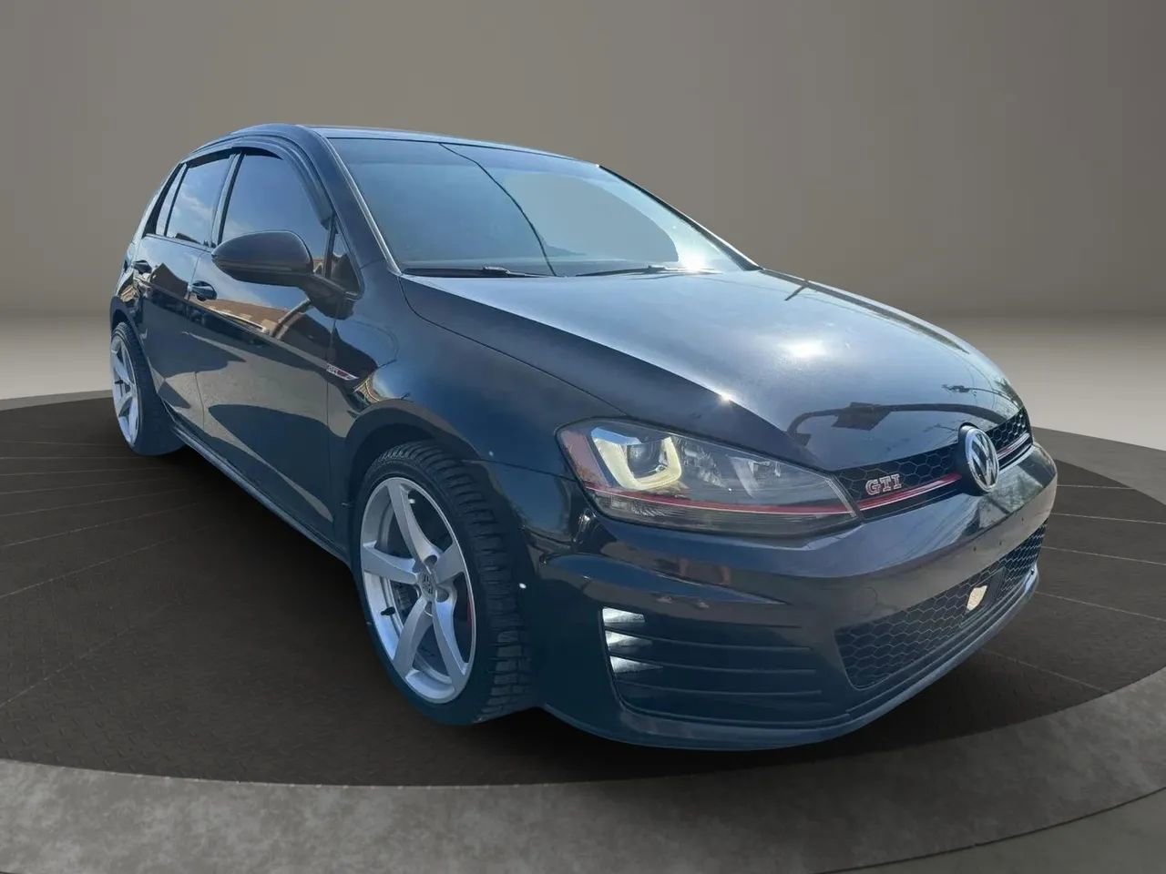 Used 2017 Volkswagen GTI SE FWD image 7