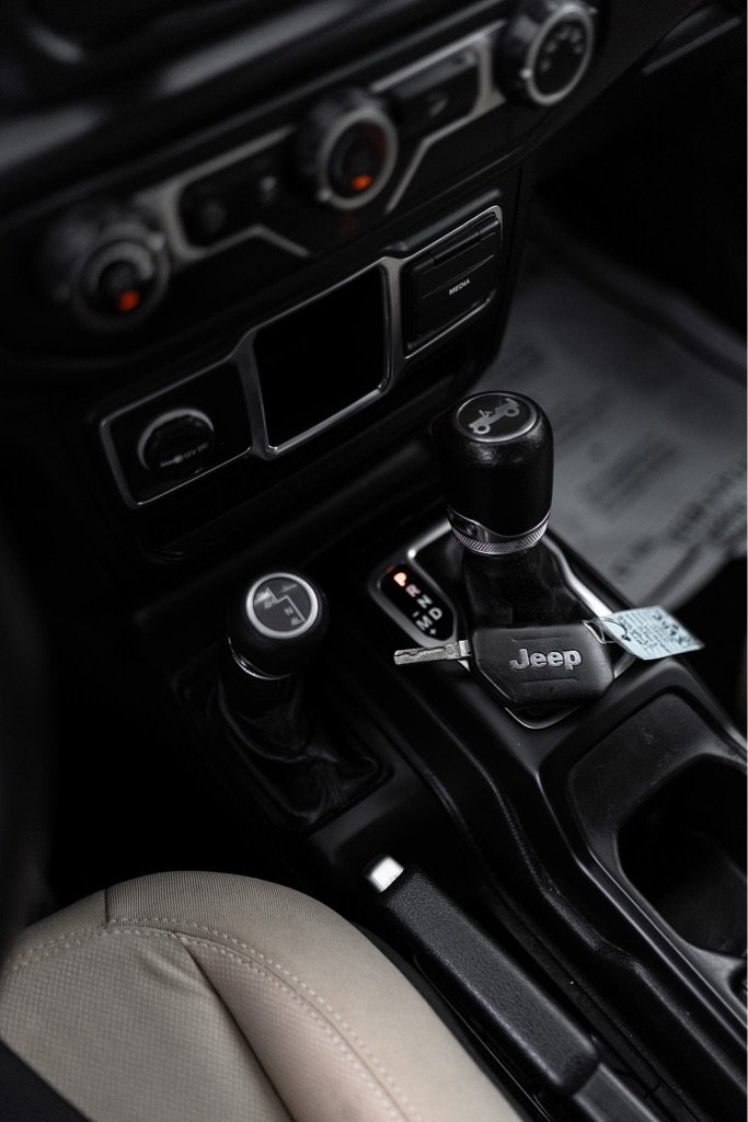 Used 2018 Jeep Wrangler Unlimited Sport AWD/4WD image 15