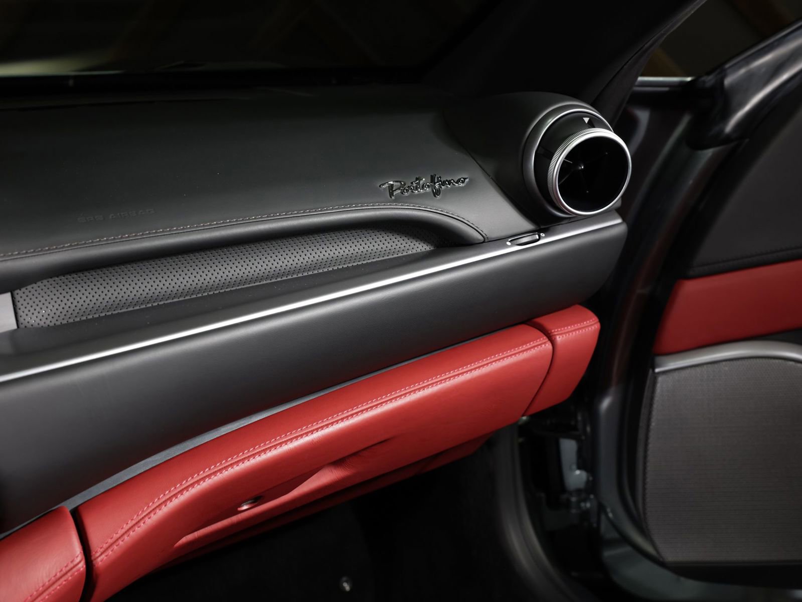 Used 2019 Ferrari Portofino image 52