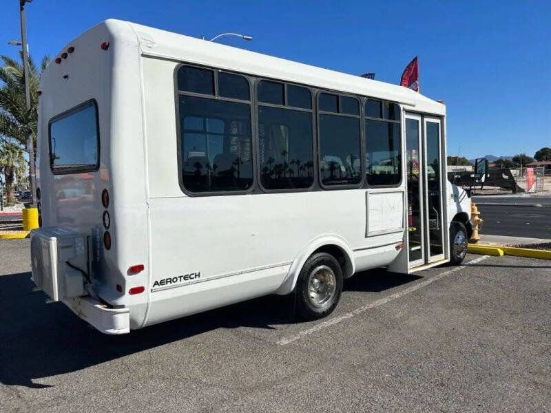 Used 2006 Ford E-350 and Econoline 350 Super Duty RWD image 11