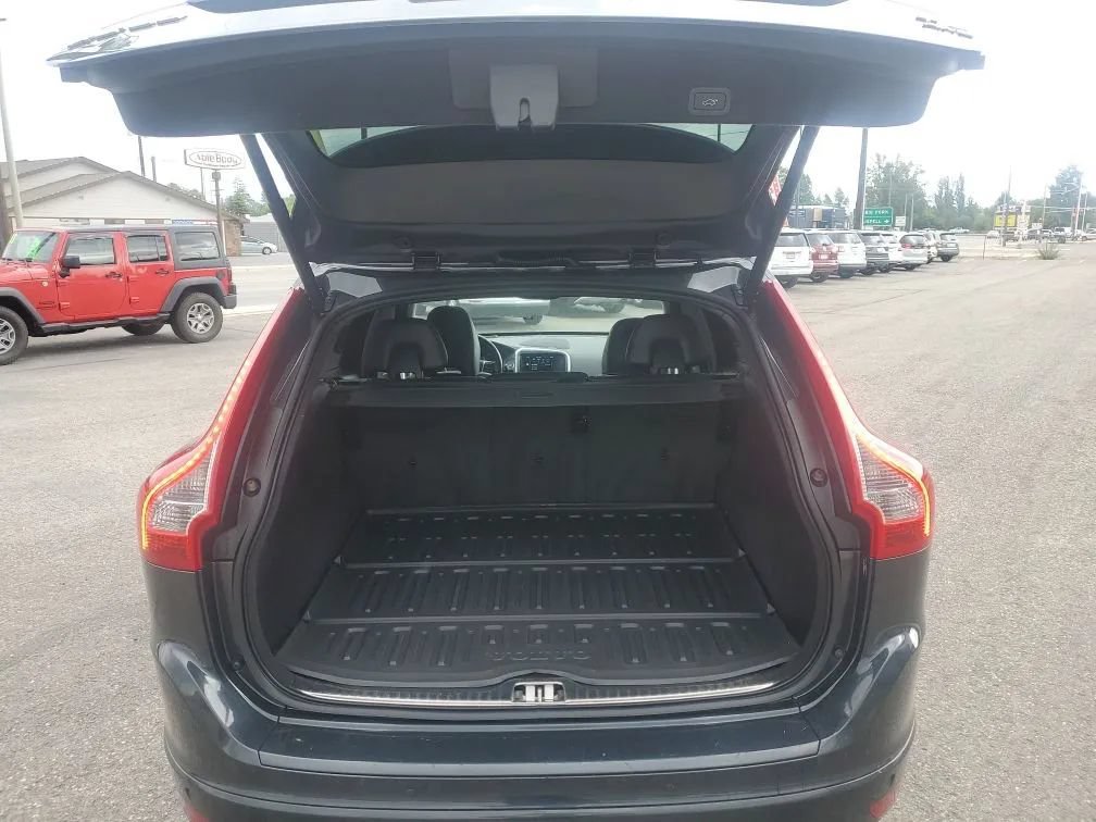 Used 2016 Volvo XC60 T6 Platinum AWD/4WD image 9