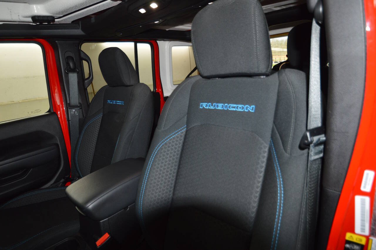 Used 2025 Jeep Wrangler Unlimited Rubicon 4xe w/ Safety Group AWD/4WD image 35
