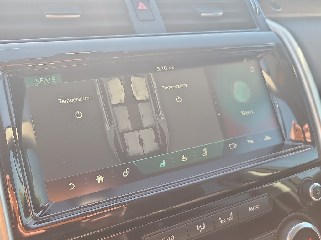 Used 2018 Land Rover Discovery HSE AWD/4WD image 26