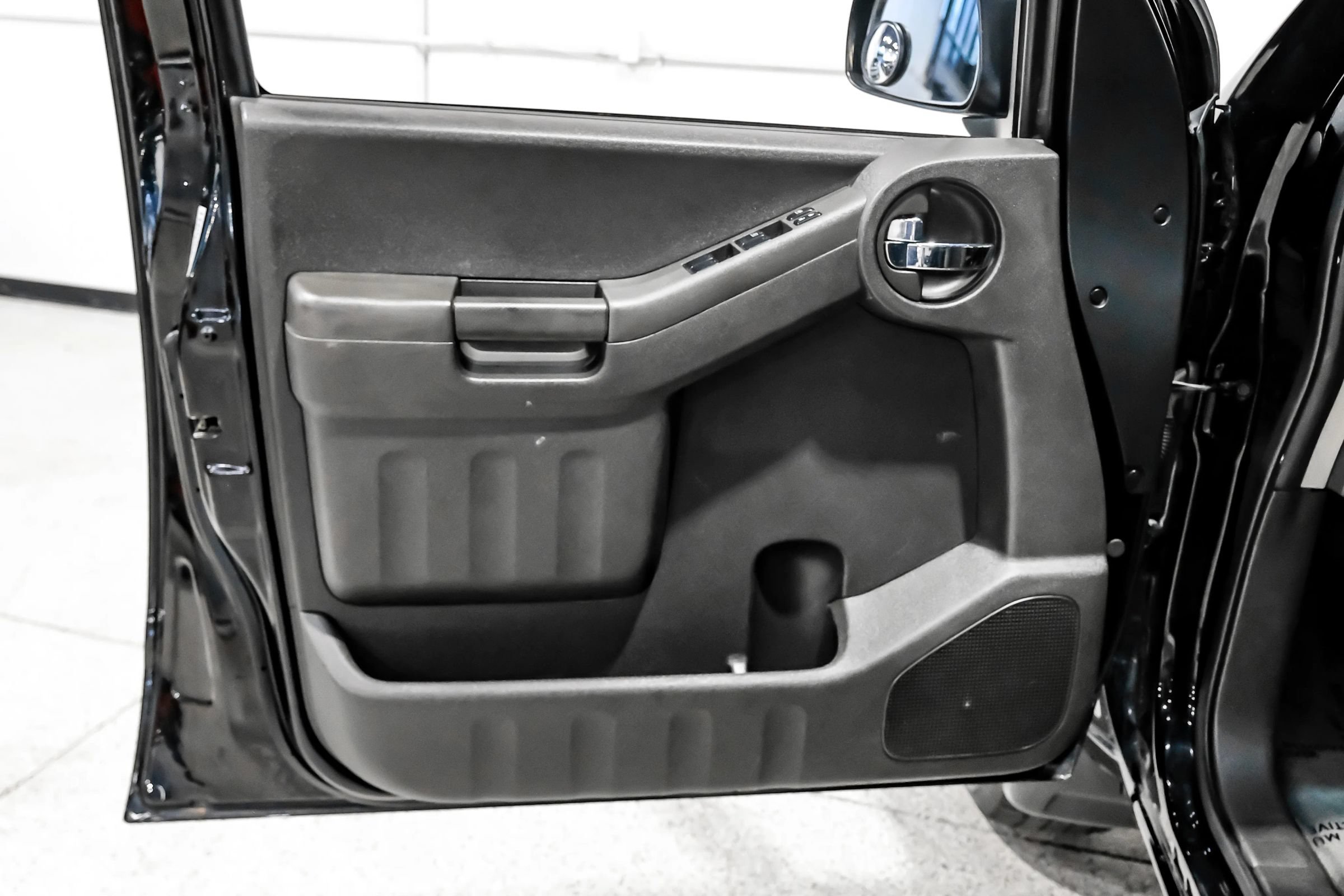 Used 2015 Nissan Xterra PRO-4X AWD/4WD image 37