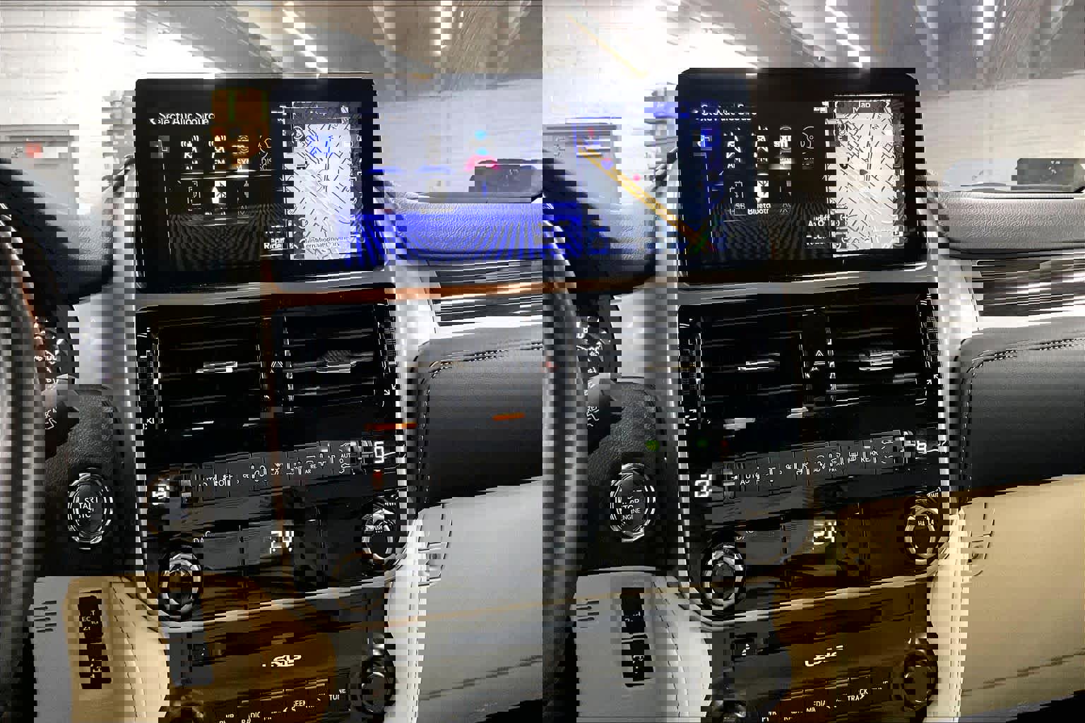 Used 2023 Lexus GX 460 Premium w/ Accessory Package image 36