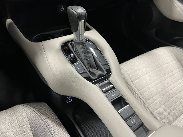 New 2025 Honda HR-V LX image 18