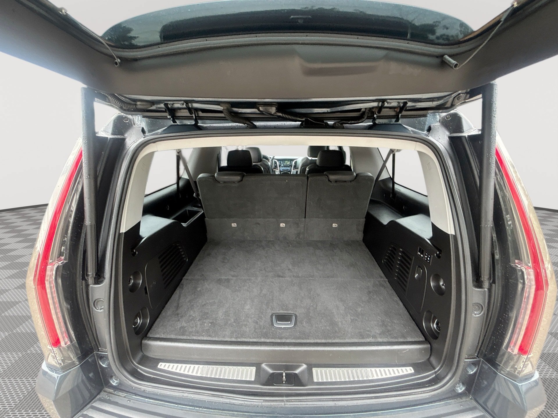 Used 2019 Cadillac Escalade ESV Luxury AWD/4WD image 22