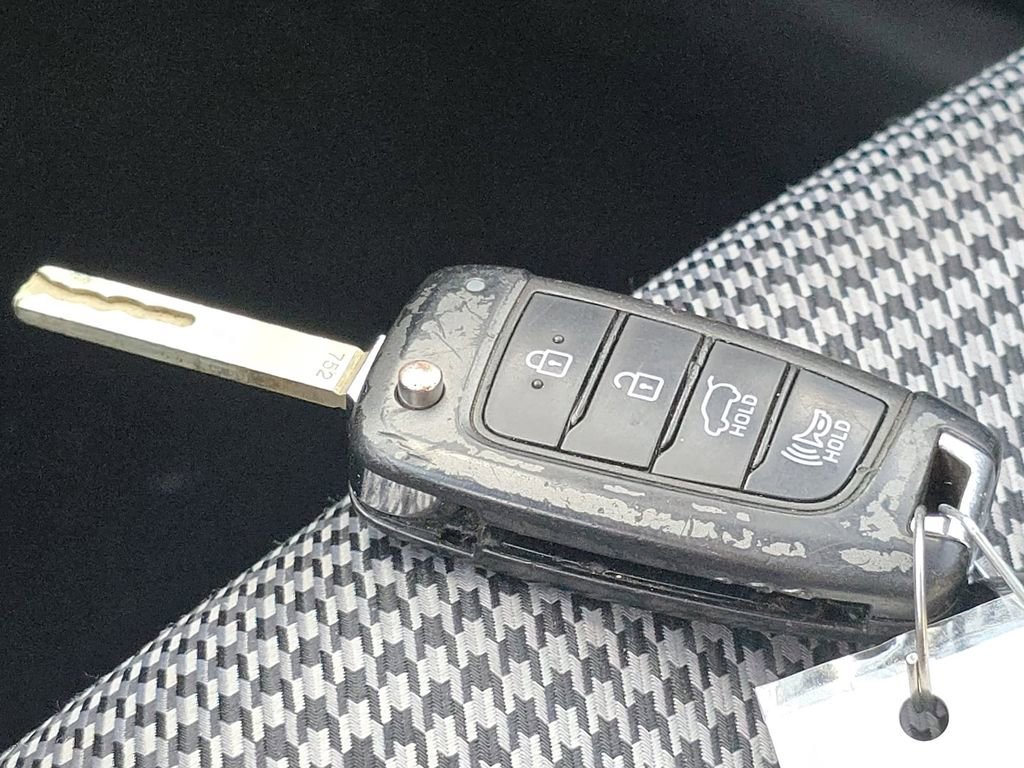 Used 2021 Hyundai Kona SE image 34