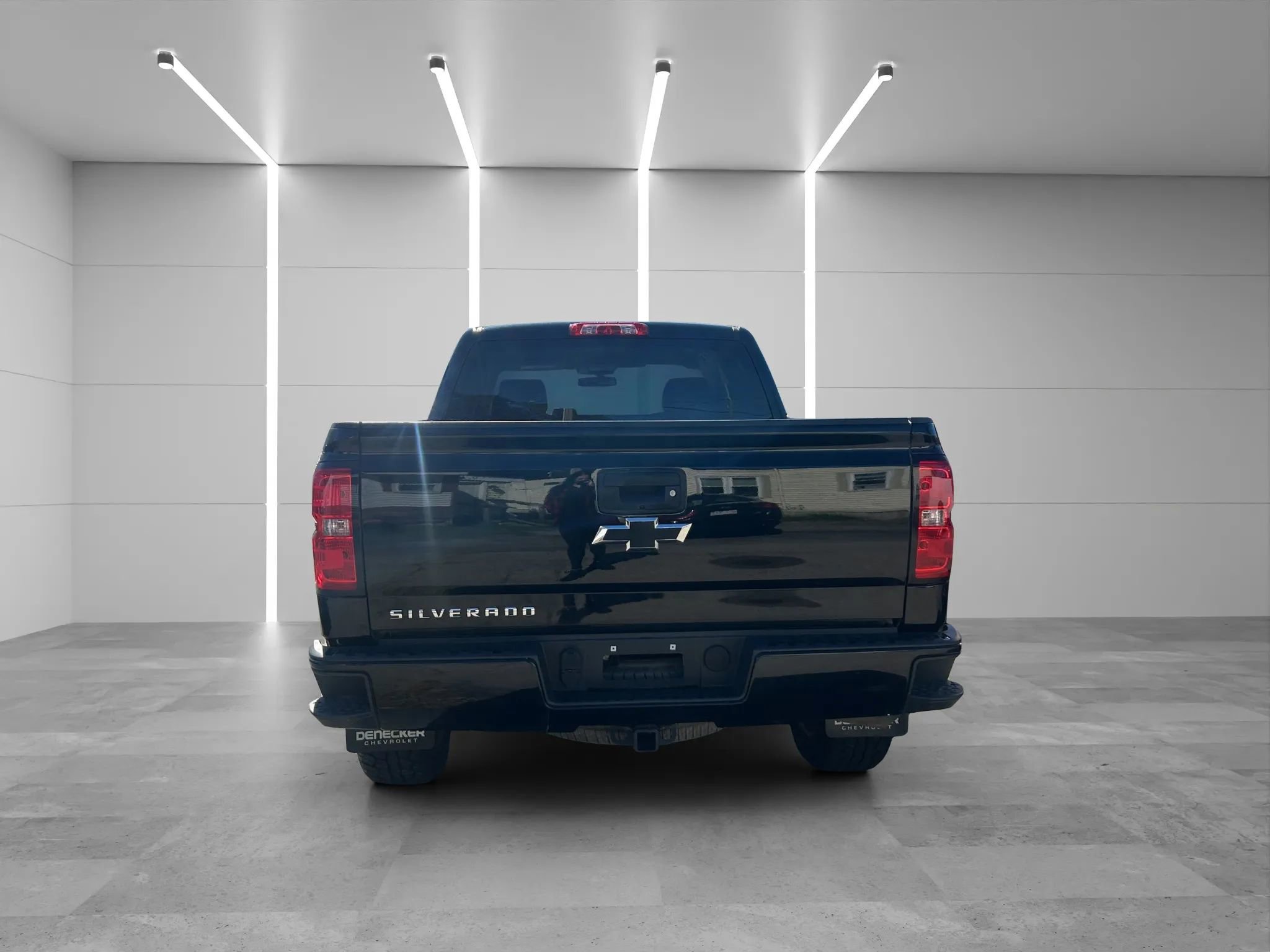 Used 2018 Chevrolet Silverado 1500 Custom w/ Trailering Package AWD/4WD image 5