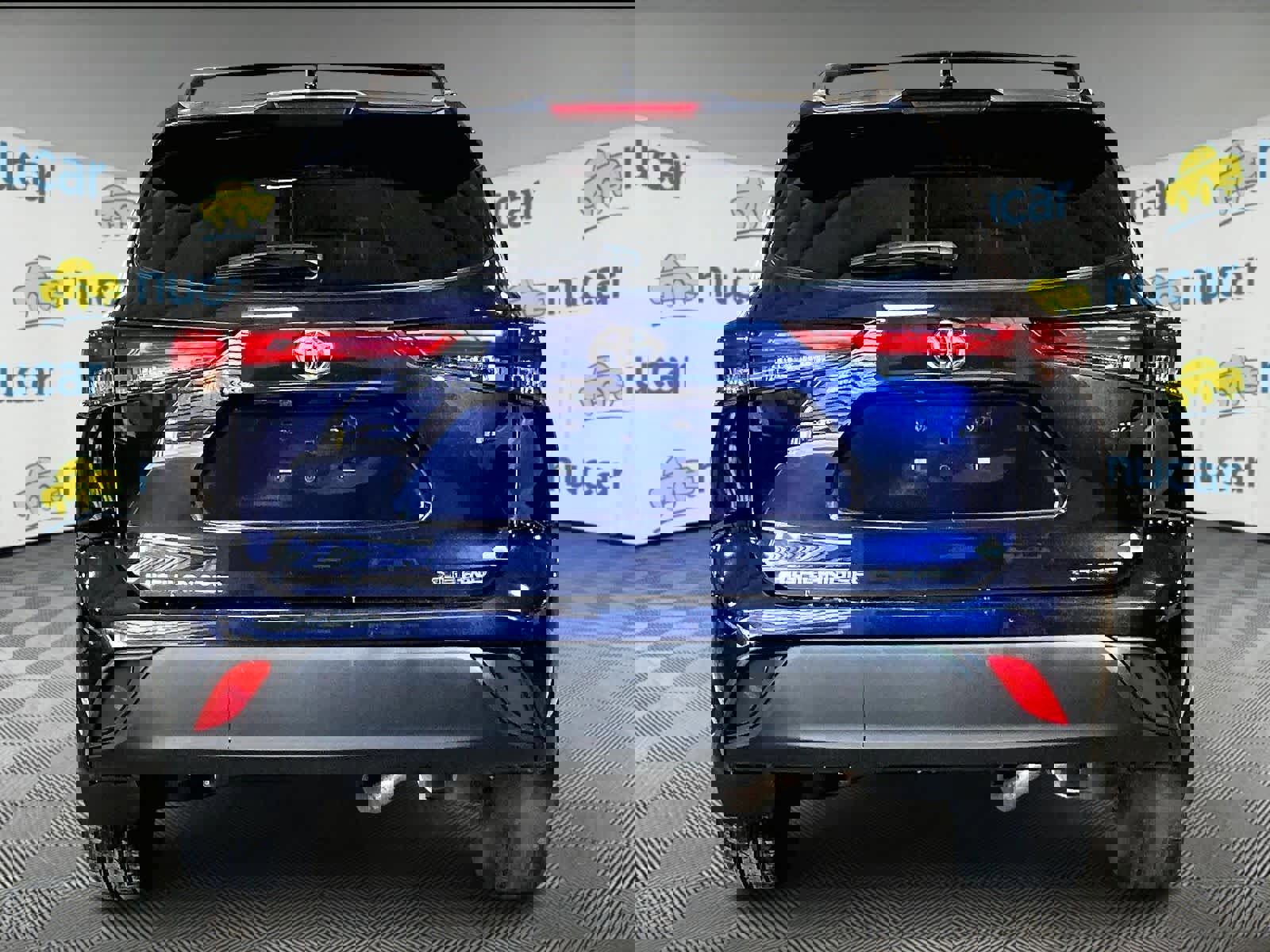 Used 2023 Toyota Highlander XLE image 5