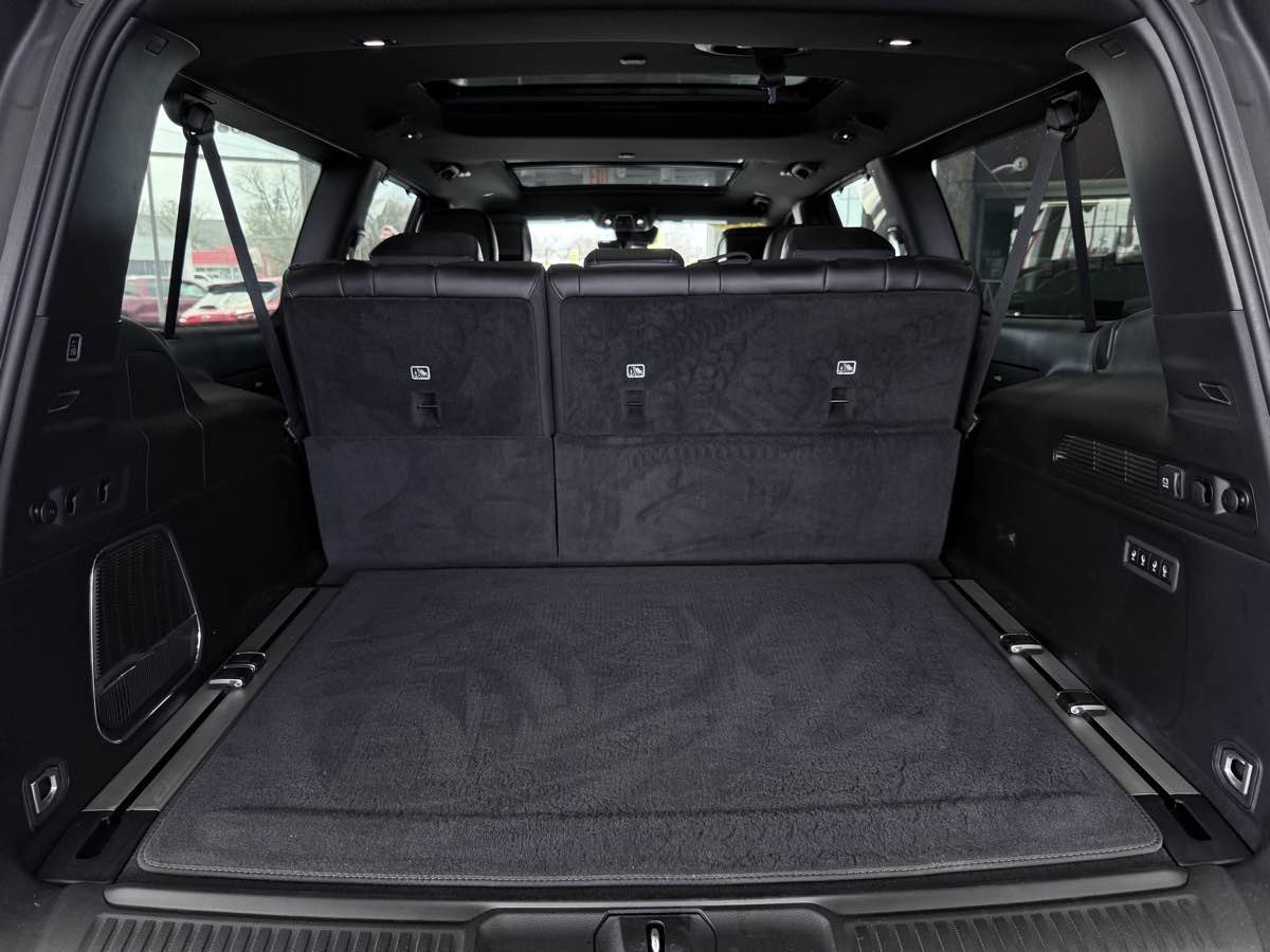 Used 2025 Jeep Wagoneer L Series III w/ Premium Group I AWD/4WD image 26