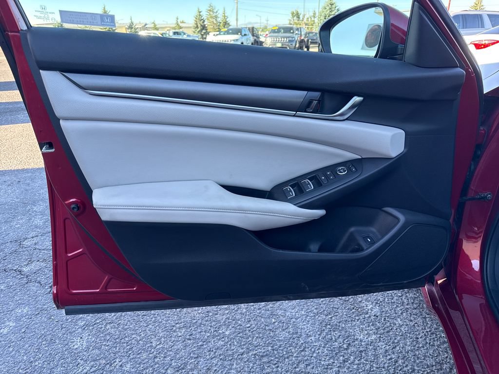 Used 2018 Honda Accord LX image 12