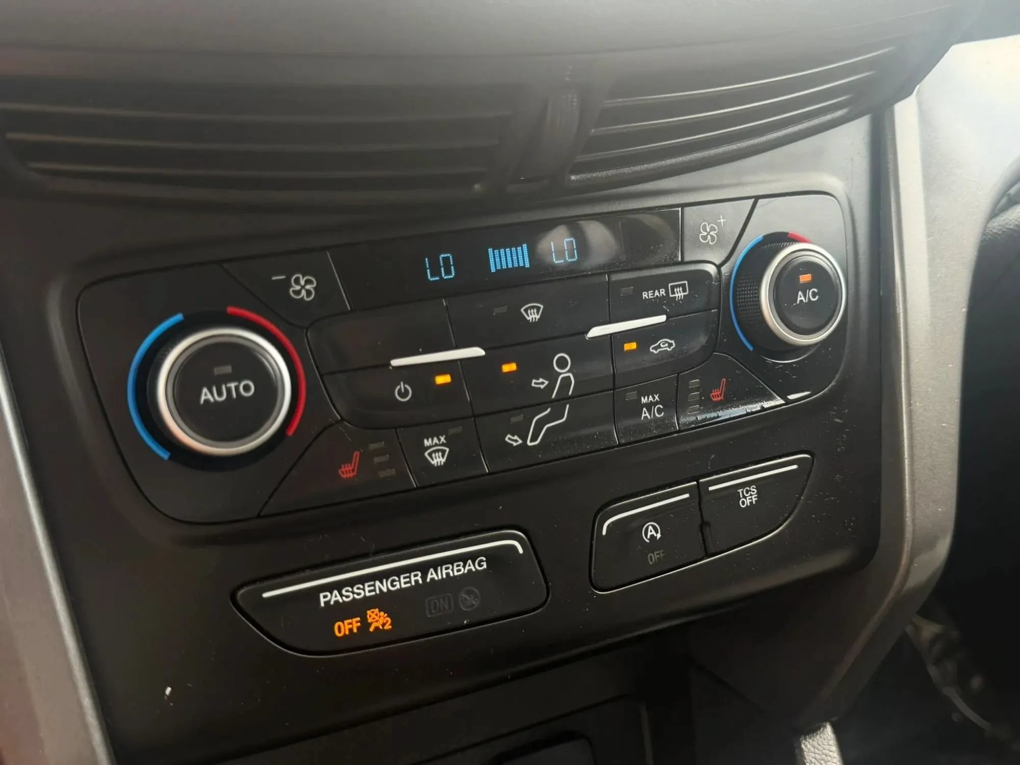 Used 2018 Ford Escape SE FWD image 24