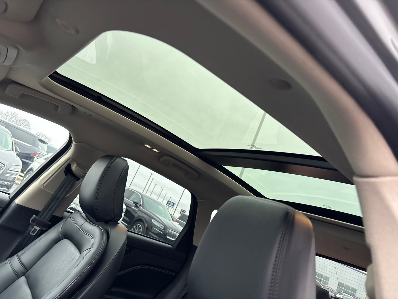 New 2026 Lincoln Corsair Premiere image 26