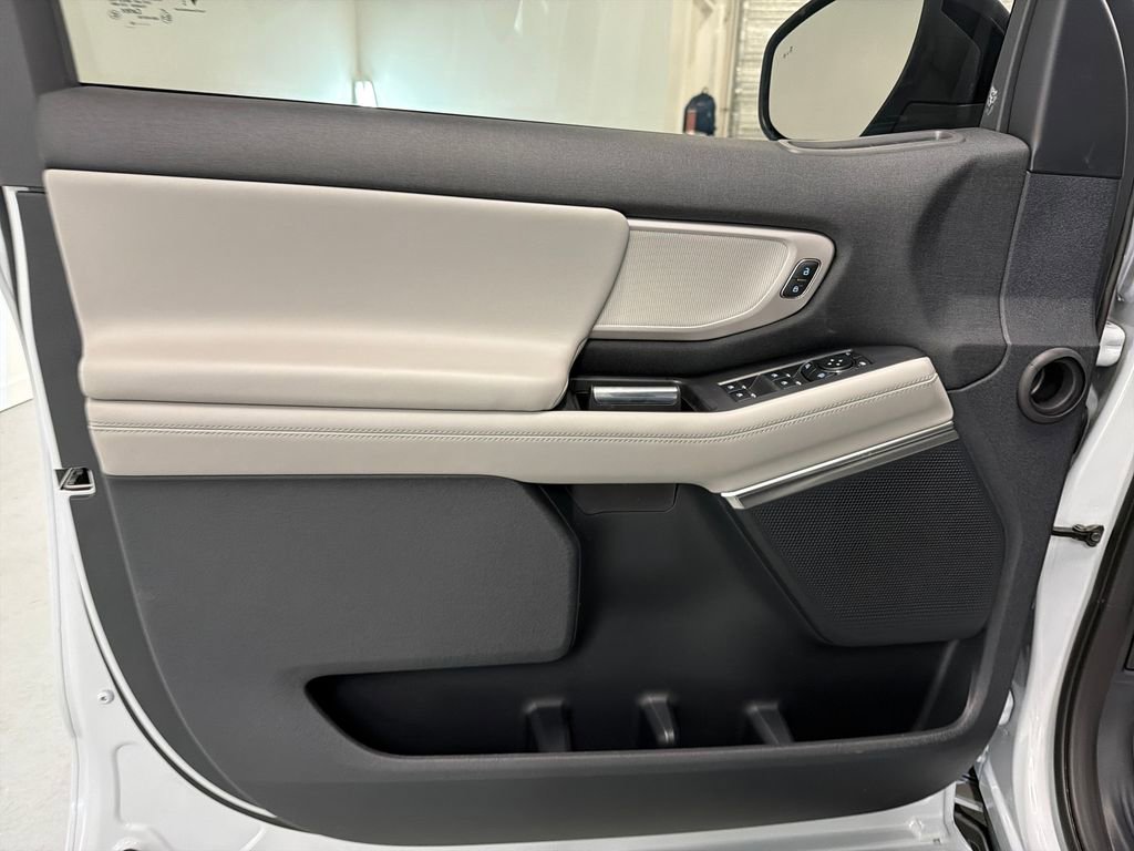 New 2026 Ford Expedition Active RWD image 12