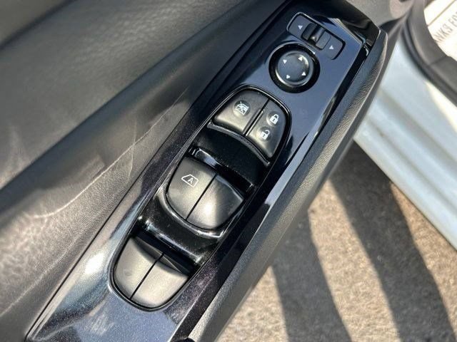 Used 2025 Nissan Altima 2.5 SR AWD/4WD image 11