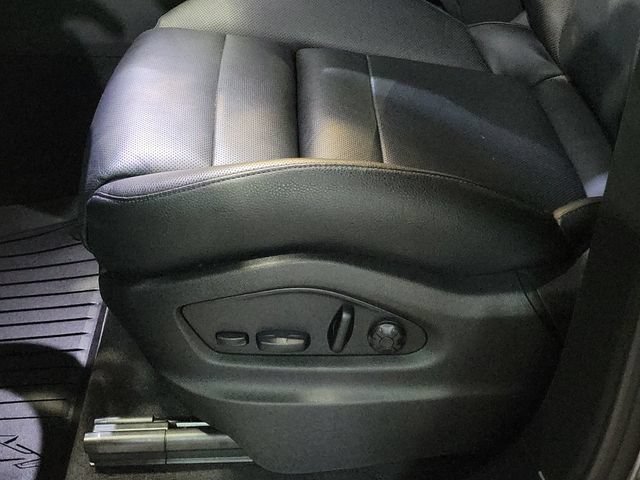 Used 2024 Porsche Cayenne S AWD/4WD image 19