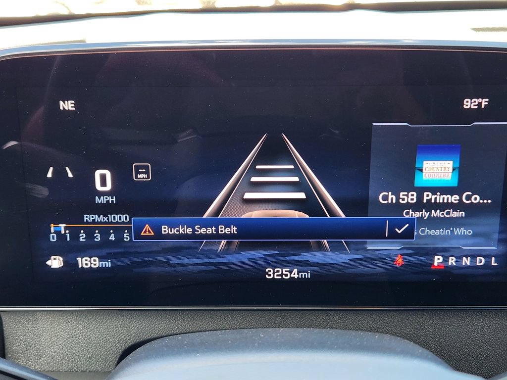 Used 2025 Chevrolet Traverse LT w/ Driver Confidence Package FWD image 17