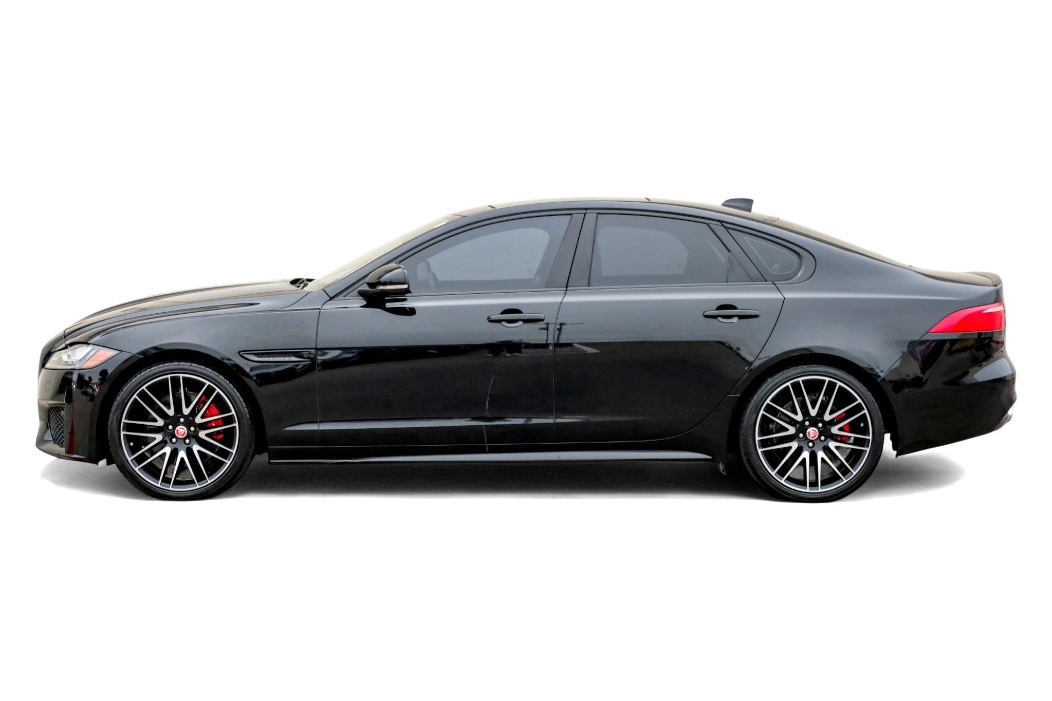 Used 2017 Jaguar XF S image 11