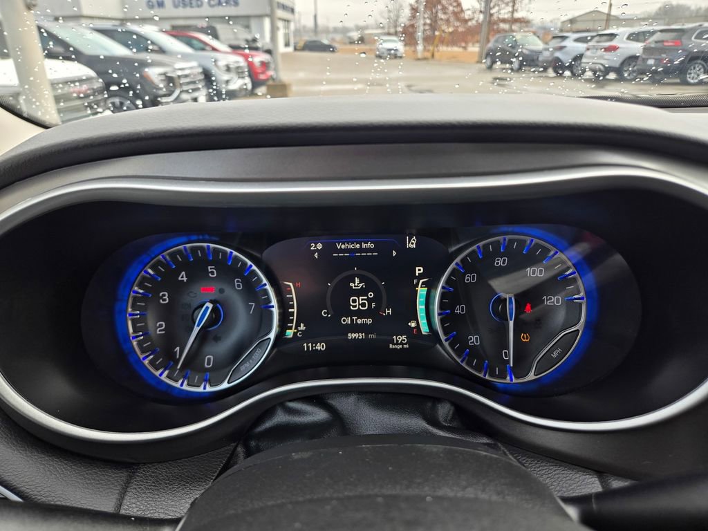 Used 2024 Chrysler Pacifica Touring-L FWD image 23