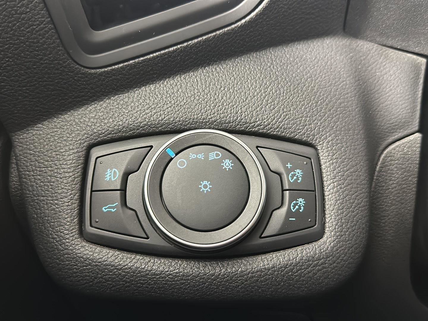 Used 2018 Ford Escape SE w/ SE Sync 3 Package AWD/4WD image 10