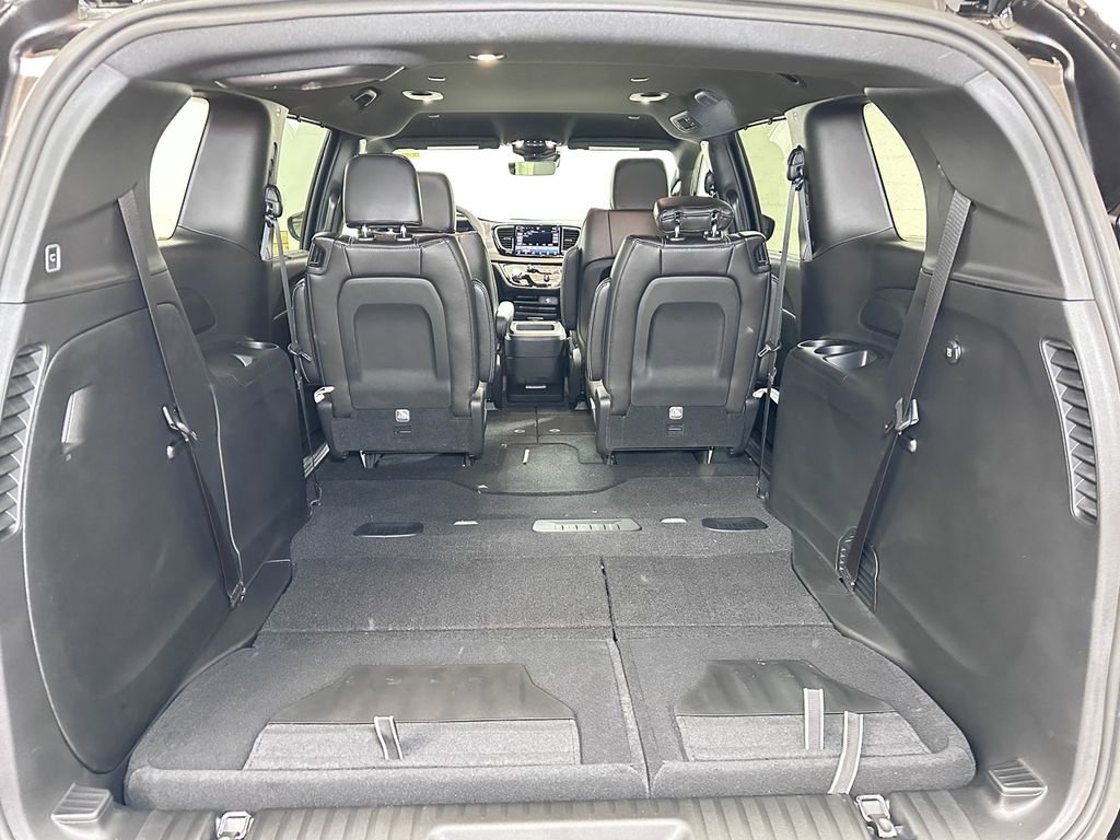 New 2026 Chrysler Voyager LX image 14
