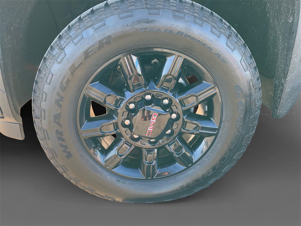 Used 2025 GMC Sierra 2500 AT4 w/ AT4 Premium Plus Package image 13