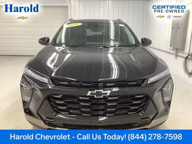 Used 2025 Chevrolet Trax ACTIV FWD image 2