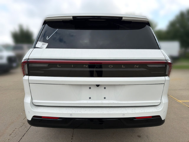 New 2027 Lincoln Navigator Reserve w/ Jet Appearance Package AWD/4WD image 7