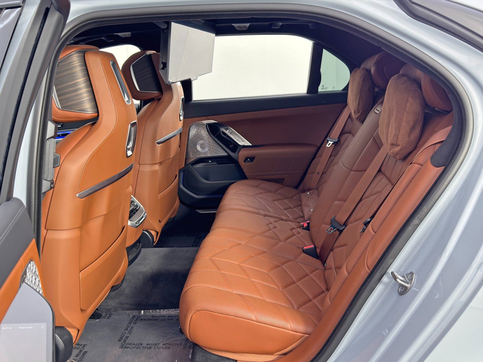 Used 2023 BMW i7 xDrive60 w/ Executive Package 2 image 51