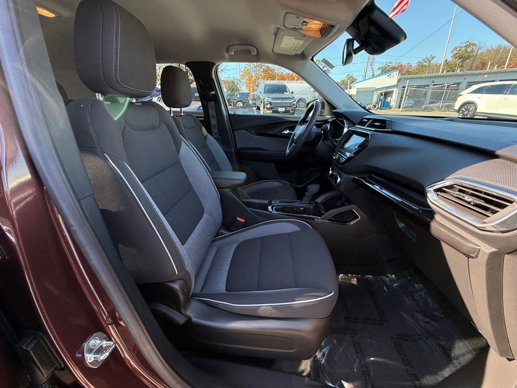 Used 2022 Chevrolet TrailBlazer LT w/ Convenience Package image 21