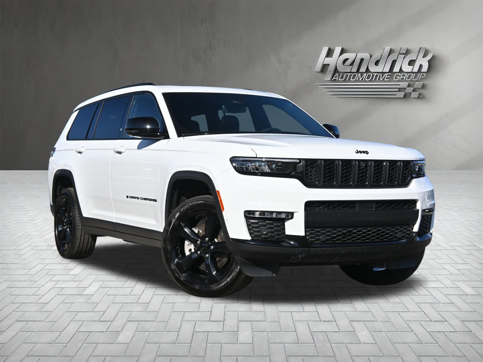 Used 2025 Jeep Grand Cherokee L Limited w/ Luxury Tech Group II image 2