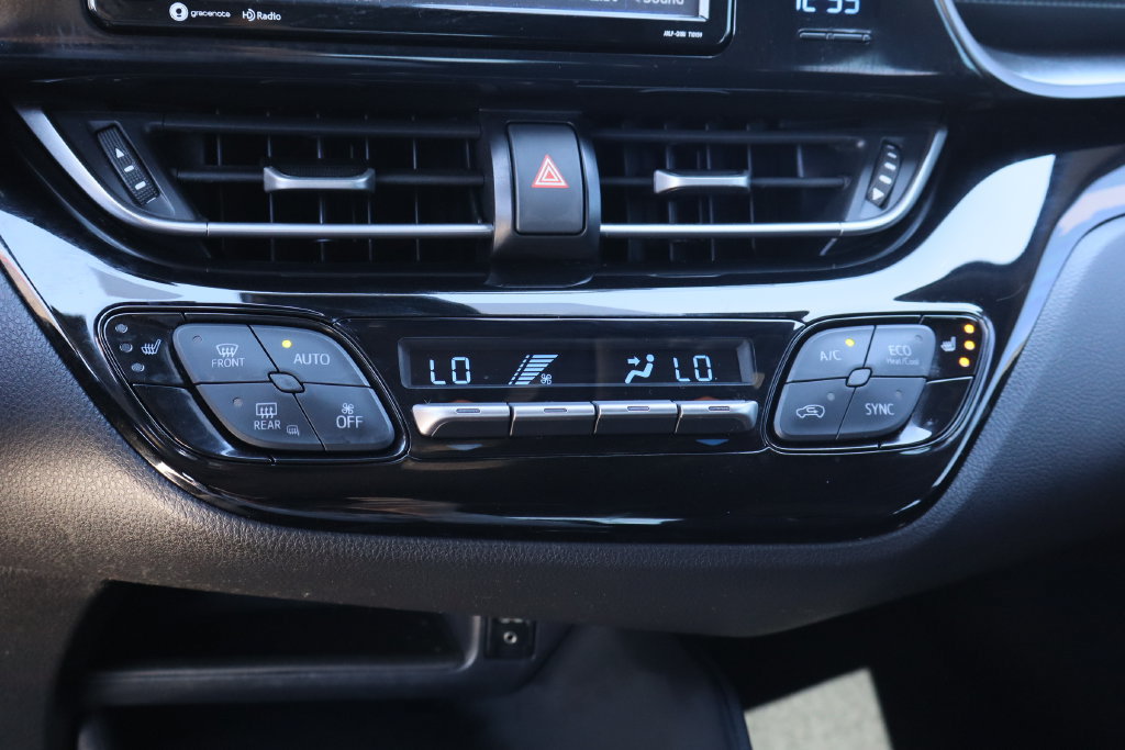 Used 2018 Toyota C-HR XLE FWD image 17
