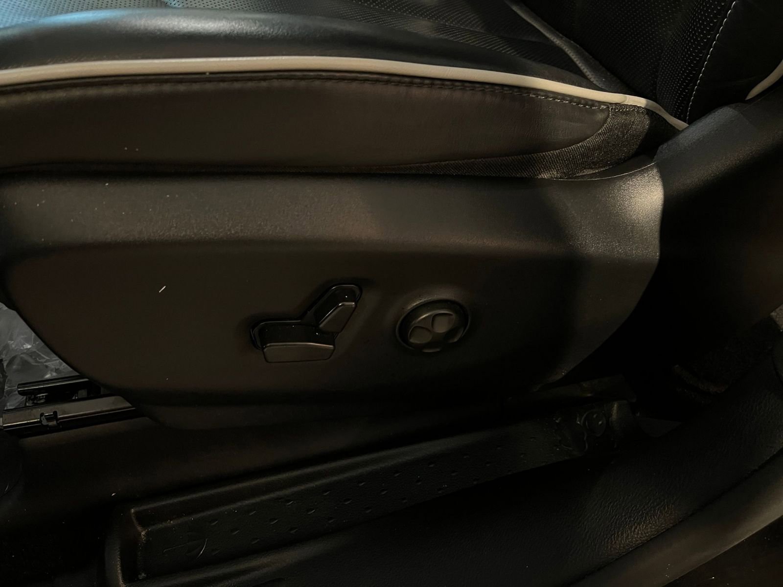 Used 2025 Chrysler Pacifica Limited image 23