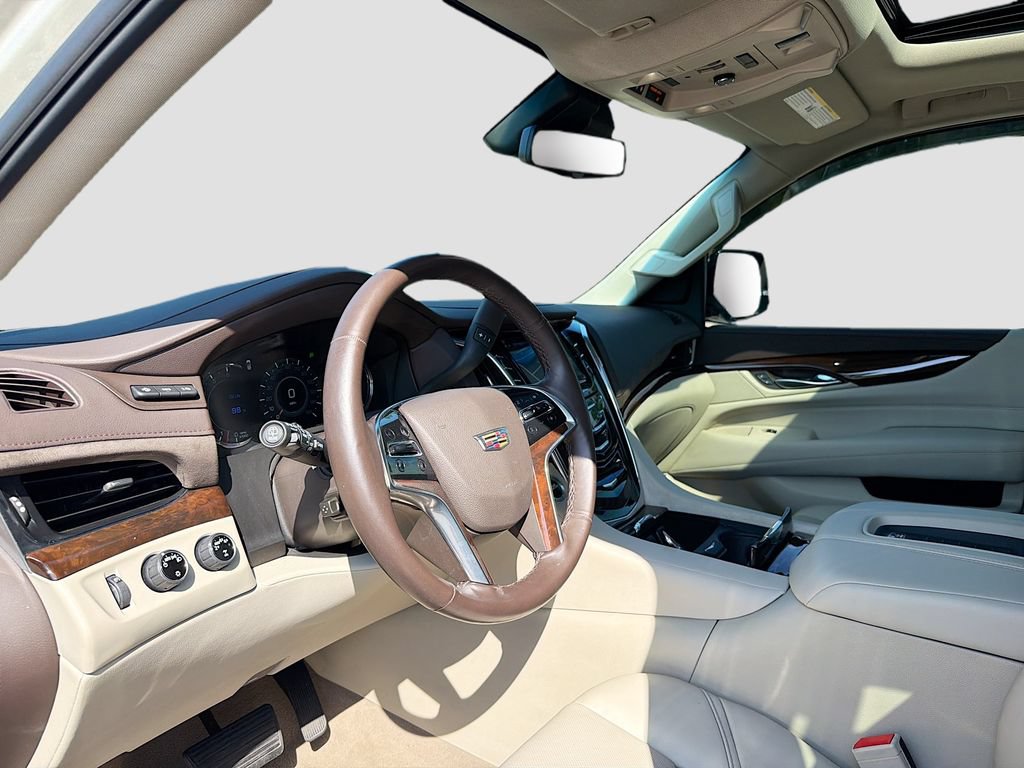 Used 2017 Cadillac Escalade Luxury AWD/4WD image 9