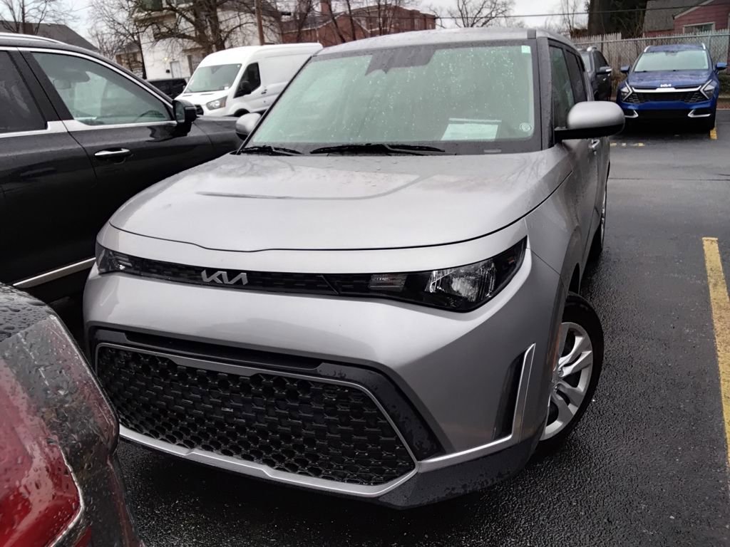 Used 2024 Kia Soul LX image 11